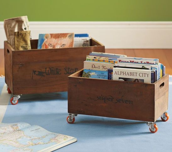 LIVROS INFANTIS EM CAIXA COM RODINHAS