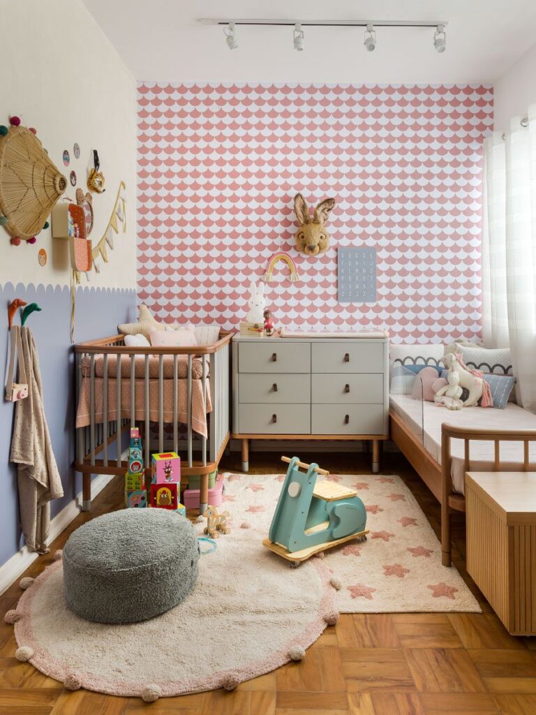 QUARTO LINDO, COLORIDO E MÓVEIS SOLTOS